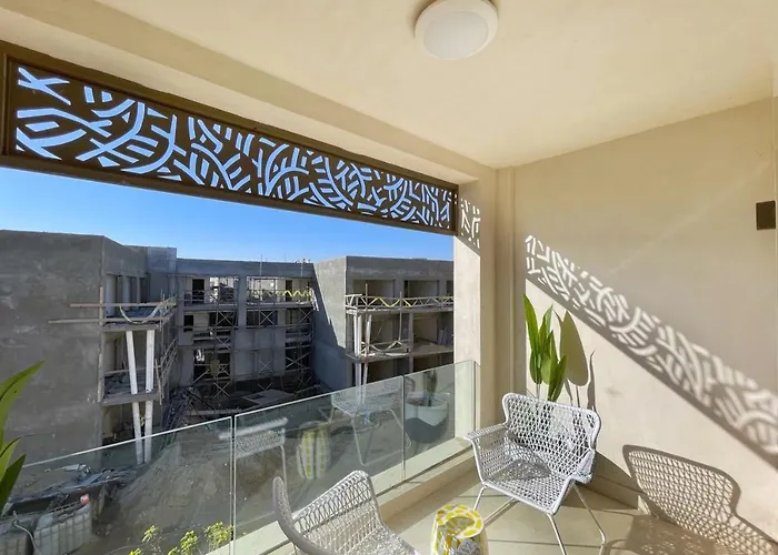 Snazzy 1bdr W Rooftop Mangroovy Free Pool & Access *