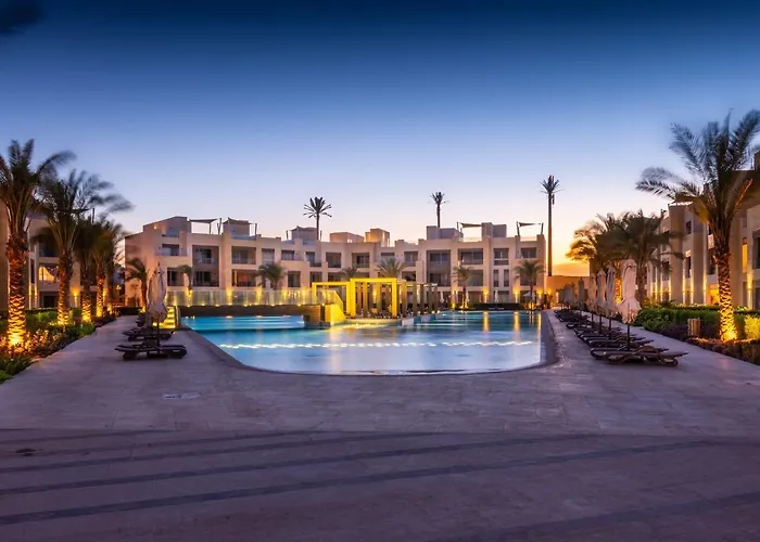 Snazzy 1bdr W Rooftop Mangroovy Free Pool & Access Apartman