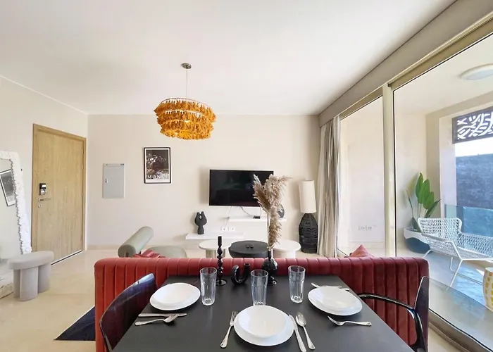 Snazzy 1bdr W Rooftop Mangroovy Free Pool & Access Apartman Gurdaka