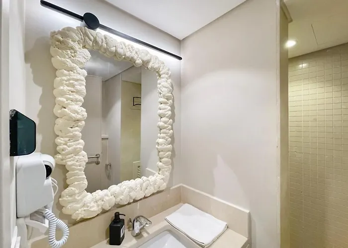 Snazzy 1bdr W Rooftop Mangroovy Free Pool & Access Apartman